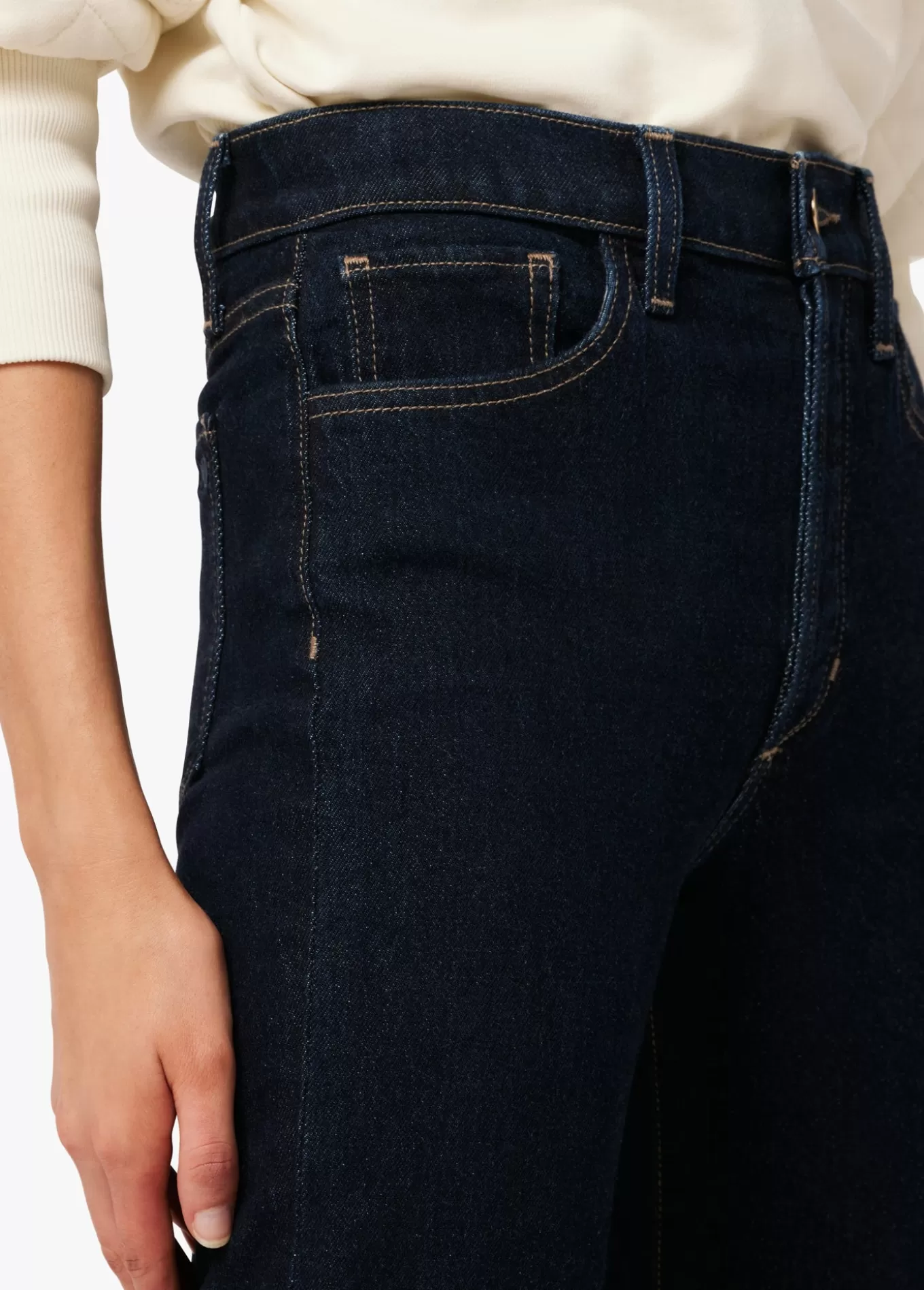 andreas_lookbook_x_joes_jeans__the_runway_luna_20158.webp Women Joe’s Jeans ANDREA'S LOOKBOOK X JOE'S JEANS | THE RUNWAY LUNA