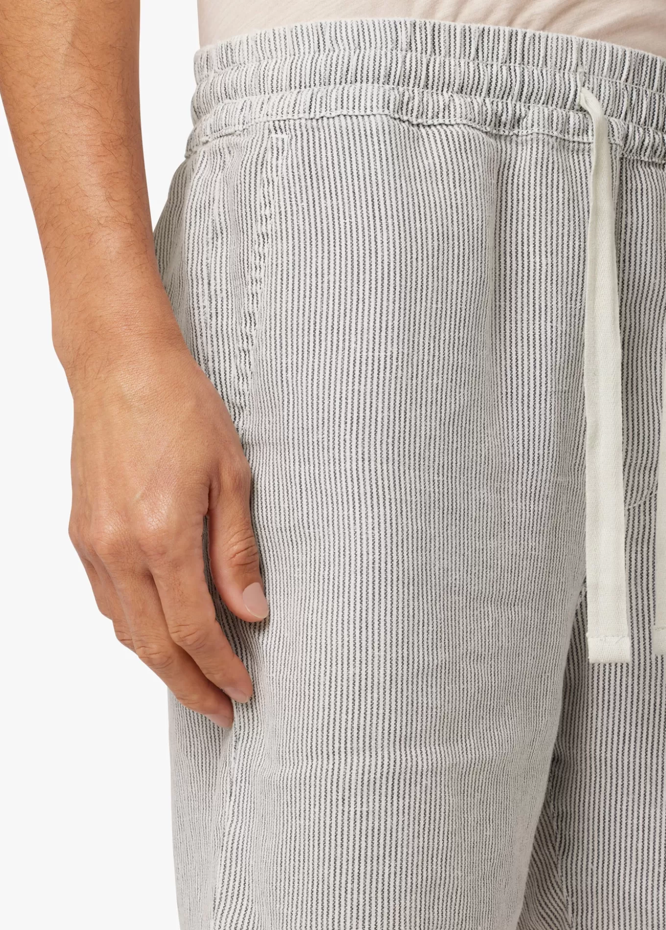 linen_drawstring_short_106.webp Joe’s Jeans LINEN DRAWSTRING SHORT