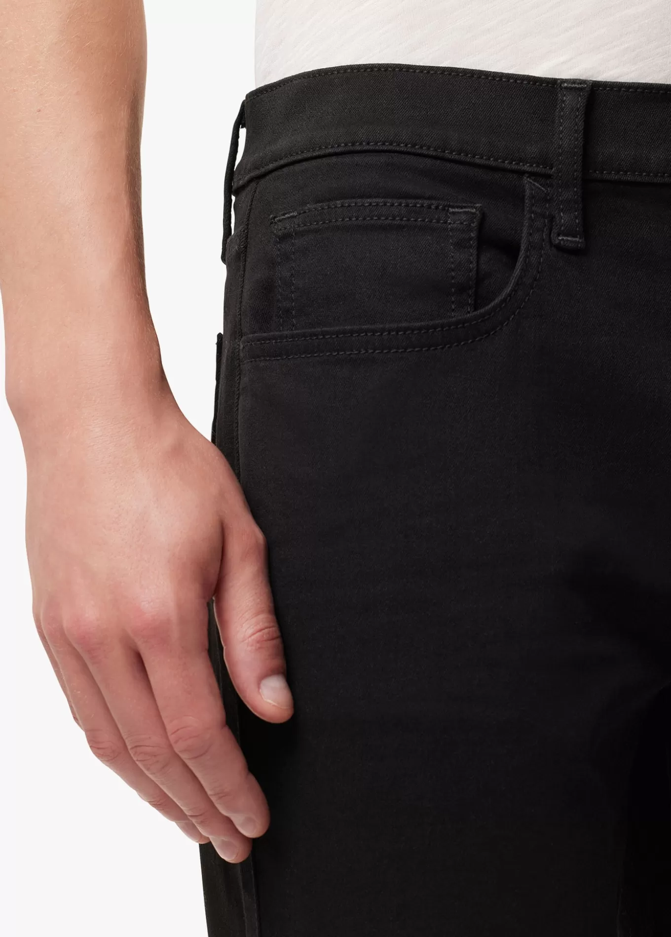 the_classic_6807.webp Joe’s Jeans THE CLASSIC